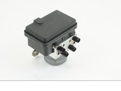 Baksidan på ABS Modulator från en Yamaha MT-10 -2018 motorcykel.