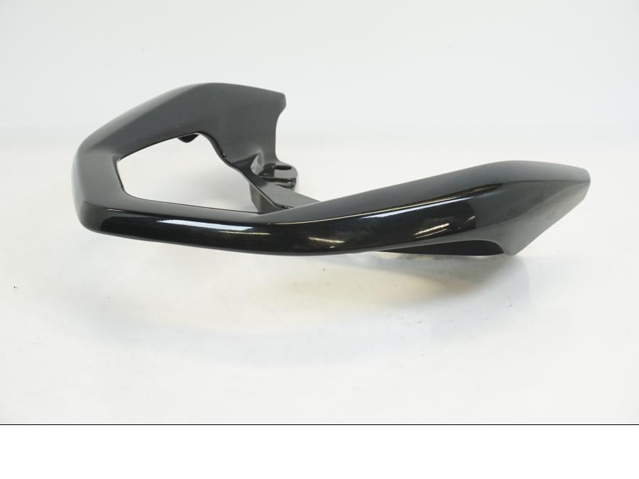 Baksidan på Passagerarhandtag från en Yamaha N-MAX125 -2021 motorcykel.