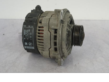 Vänster sida på Generator från en BMW R 1100 GS -1998 motorcykel.