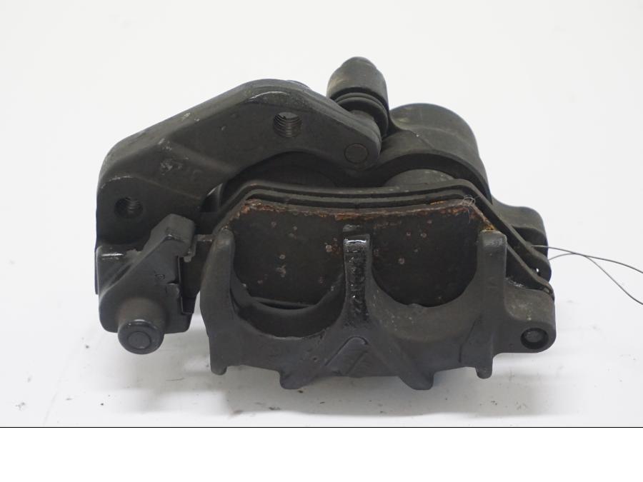 Baksidan på Bromsok från en BMW F 700 GS -2013 motorcykel.