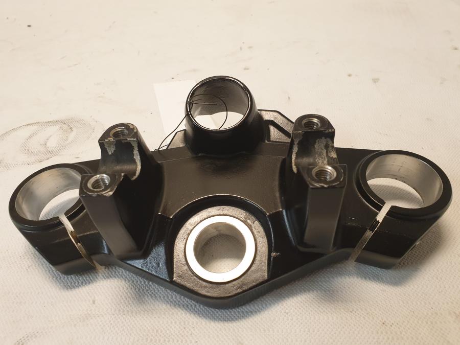 Vänster sida på Gaffelkrona från en Kawasaki Z 125 -2019 motorcykel.