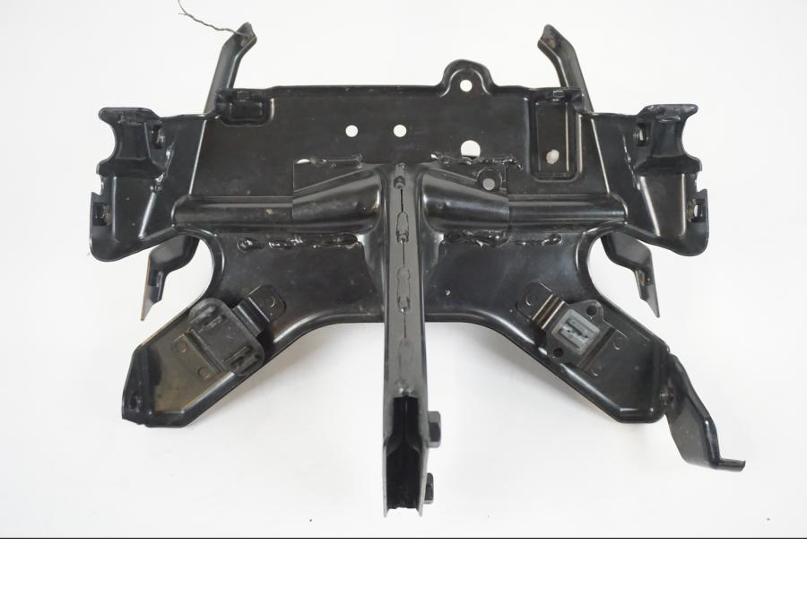 Snett nerifrån på Toppkåpstag från en BMW F 650 CS -2002 motorcykel.