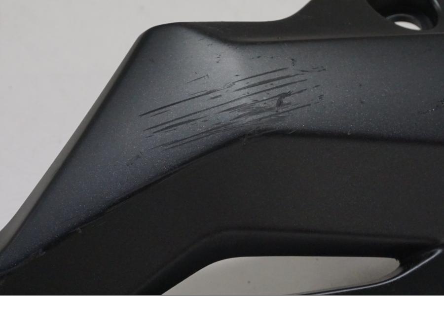 Höger sida på Magkåpa från en Kawasaki Z 900 -2021 motorcykel.