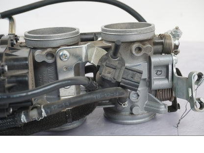 Höger sida på Spjällhus från en Kawasaki Z 900 -2019 motorcykel.