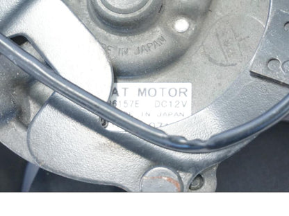 Snett uppifrån på Vattenkylfläkt från en Honda CBR 900 RR -2001 motorcykel.