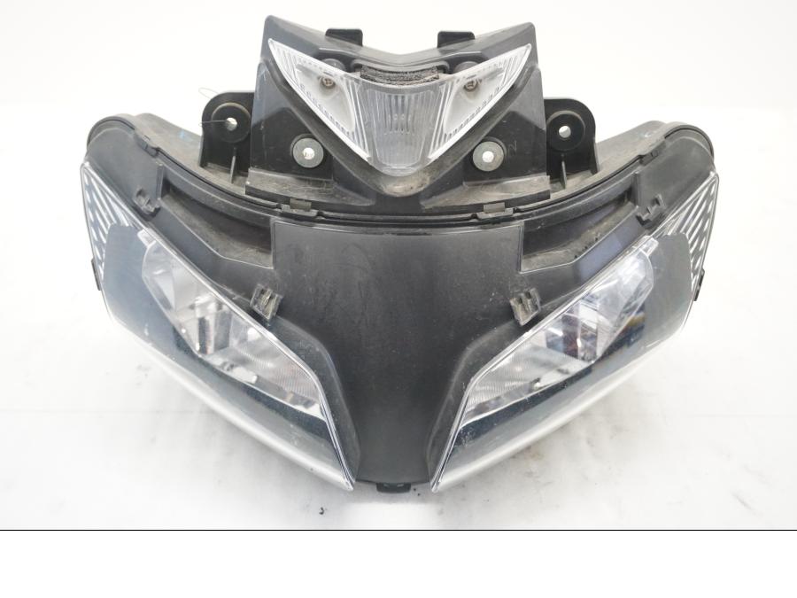 Framsidan på Strålkastare från en Honda CBR 500 R -2013 motorcykel.