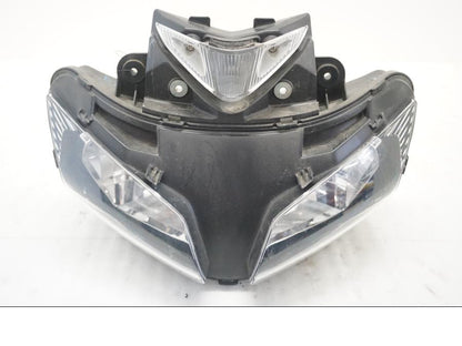 Framsidan på Strålkastare från en Honda CBR 500 R -2013 motorcykel.