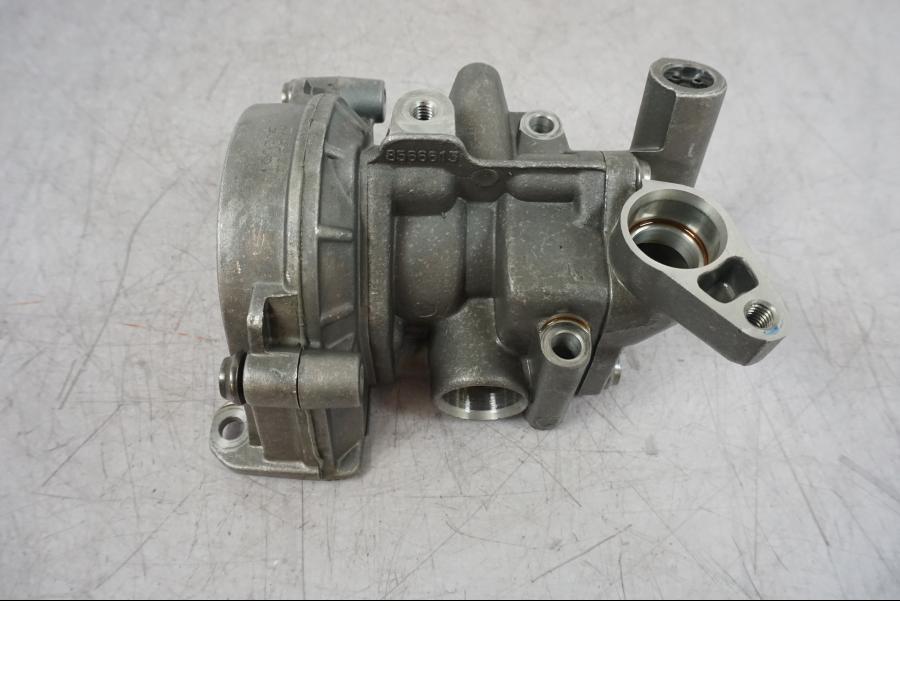 Framsidan på Oljepump från en BMW F 750 GS -2020 motorcykel.