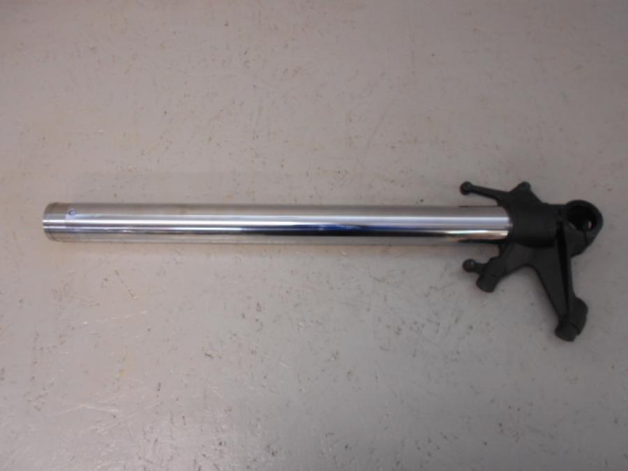 Framsidan på Gaffelben från en KTM 1290 Super Adventure -2016 motorcykel.