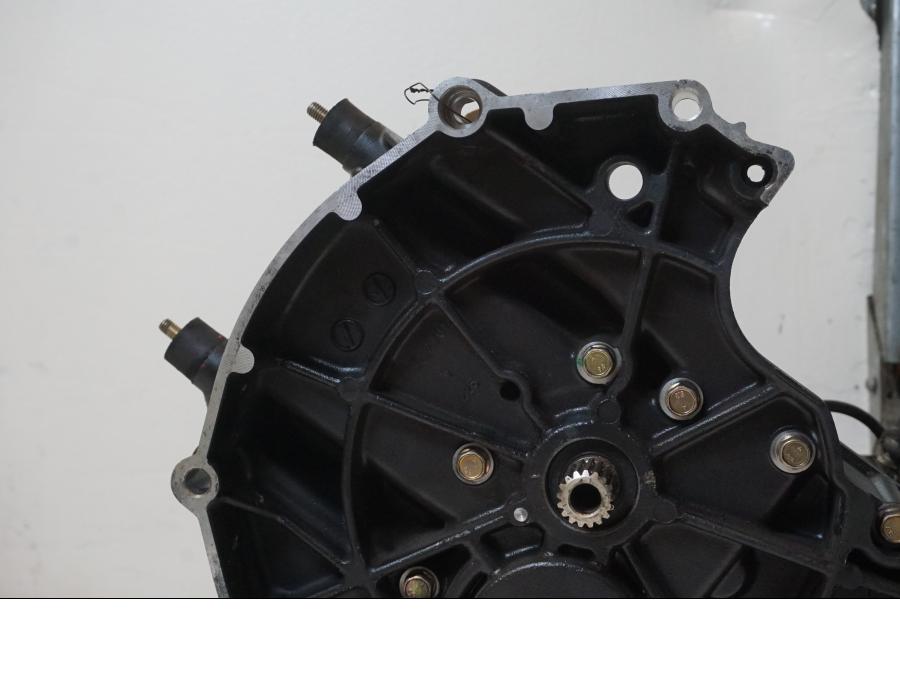 Höger sida på Växellåda från en BMW R 1200 C -2002 motorcykel.