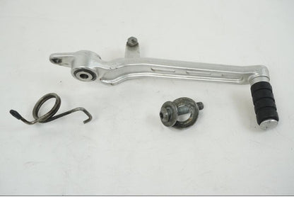 Framsidan på Bromspedal från en BMW F 650 CS -2002 motorcykel.