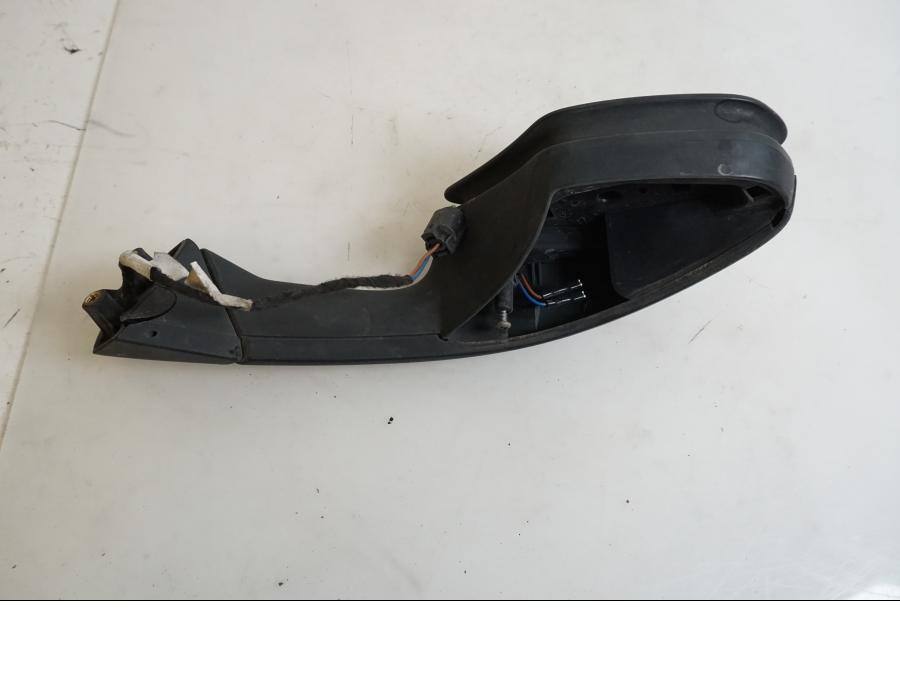 Baksidan på Backspegel från en BMW K 1200 S -2007 motorcykel.