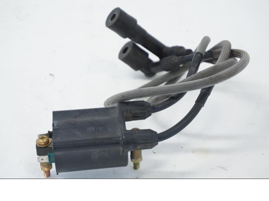 Baksidan på Tändspole från en Kawasaki VN 1500 Mean Streak -2002 motorcykel.