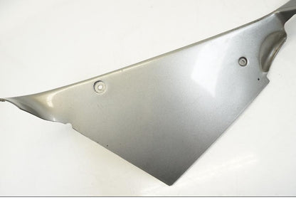 Höger sida på Trekanten från en Kawasaki ZX-12R -2000 motorcykel.