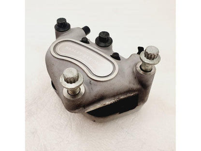 Baksidan på Bromsok från en H-D V-Rod 1130 -2005 motorcykel.