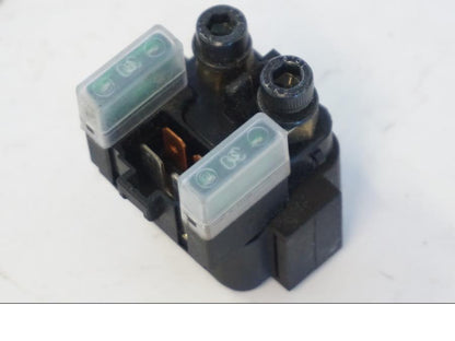 Höger sida på Startrelä från en Kawasaki ER-6N -2012 motorcykel.