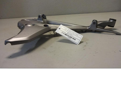 Vänster sida på Fotpinnefäste från en Honda NC 750 S -2017 motorcykel.