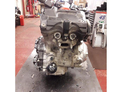 Baksidan på Motor från en Honda ADV 750 -2017 motorcykel.