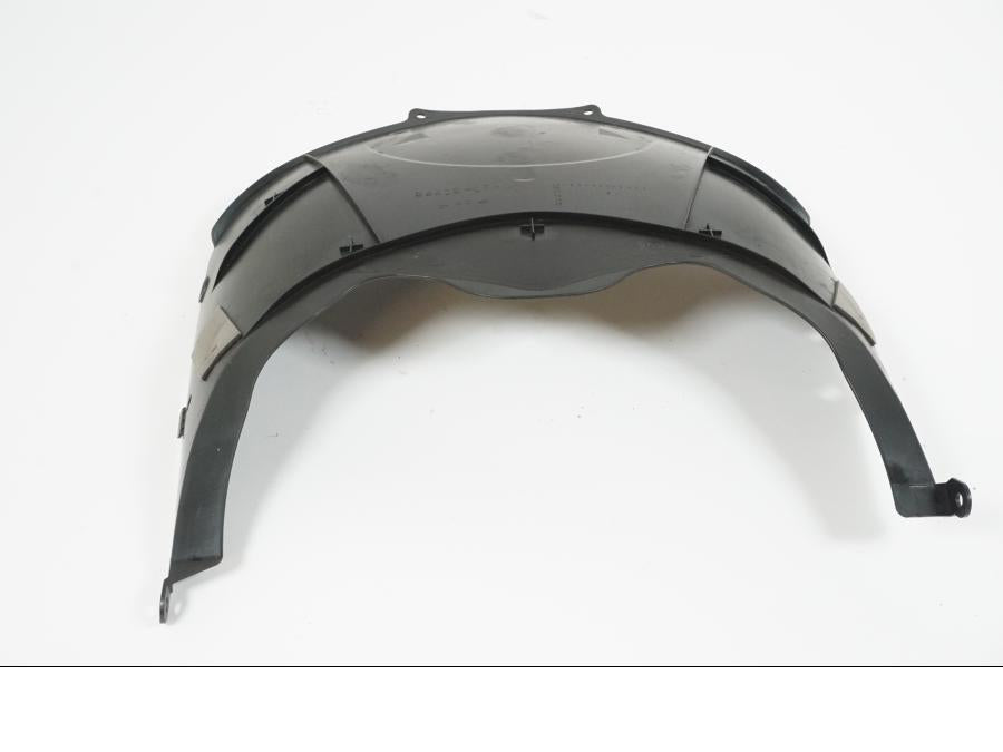 Snett nerifrån på Toppkåpa från en Suzuki GSX 1300 R -2008 motorcykel.