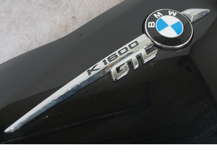 Vänster sida på Sidkåpa från en BMW K 1600 GTL -2015 motorcykel.