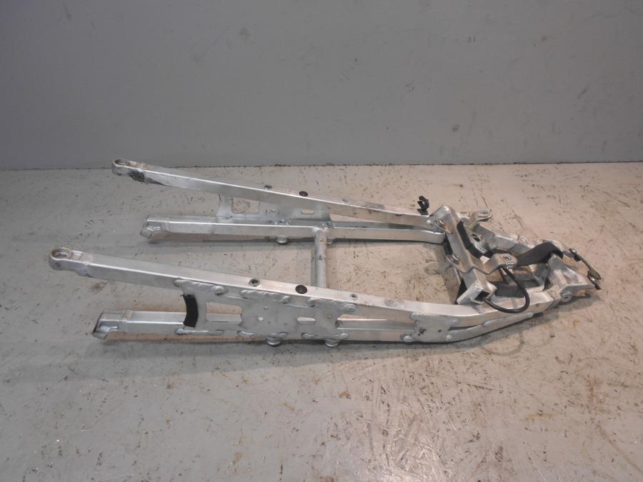 Baksidan på Bakram från en Aprilia Tuono V4R -2016 motorcykel.