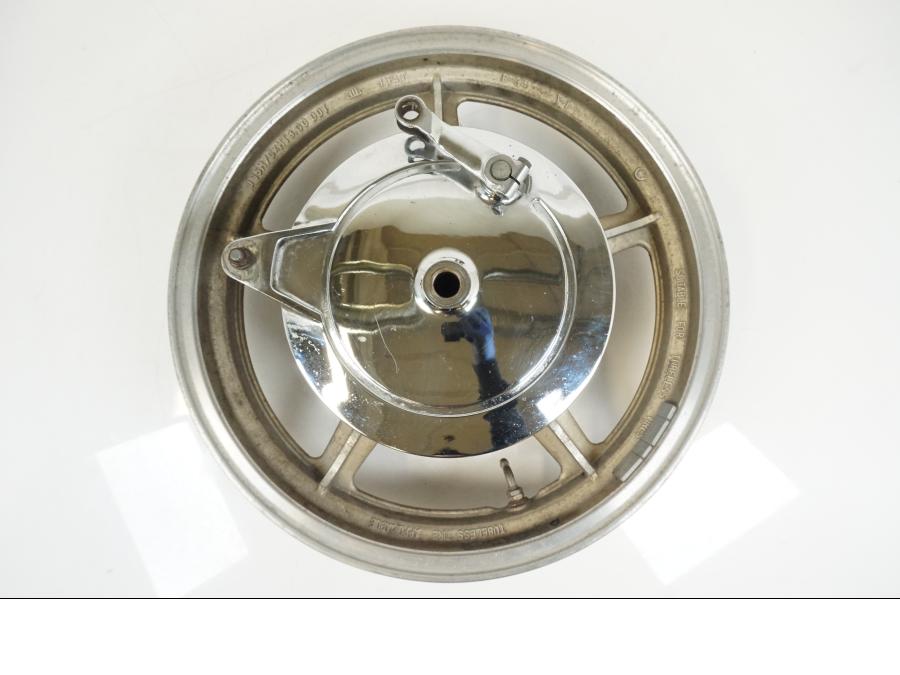 Framsidan på Fälg från en Yamaha XV 1100 -1993 motorcykel.