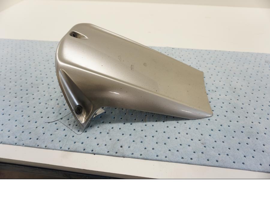 Baksidan på Svingskärm från en Yamaha YZF 1000 R1 -2003 motorcykel.