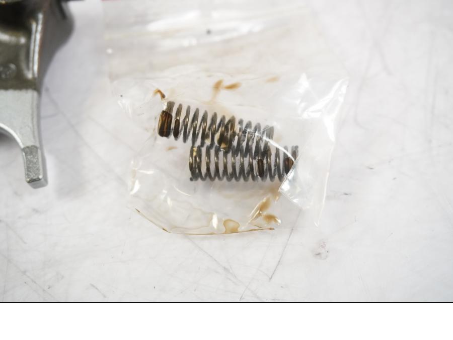 Vänster sida på Växelgaffel från en KTM 125 Duke -2017 motorcykel.