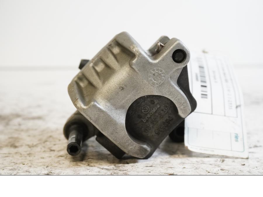 Baksidan på Bromsok från en KTM 690 Duke -2013 motorcykel.