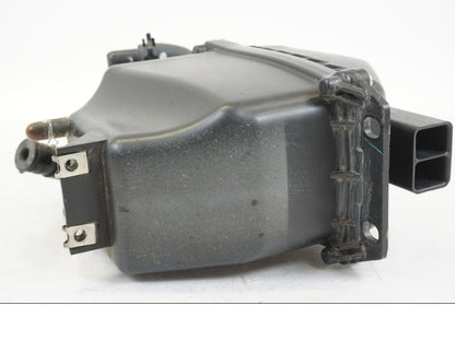 Snett nerifrån på Luftburk från en Yamaha WR 125 -2011 motorcykel.