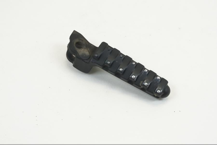 Framsidan på Fotpinne från en KTM 1290 Super Duke -2016 motorcykel.