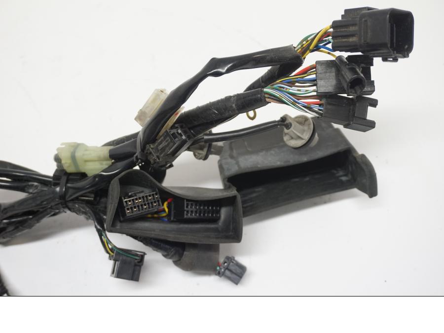 Höger sida på Kablage från en Yamaha FZ1-SA -2007 motorcykel.
