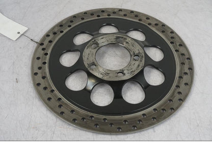 Baksidan på Bromsskiva från en Suzuki VZ 800 -2000 motorcykel.