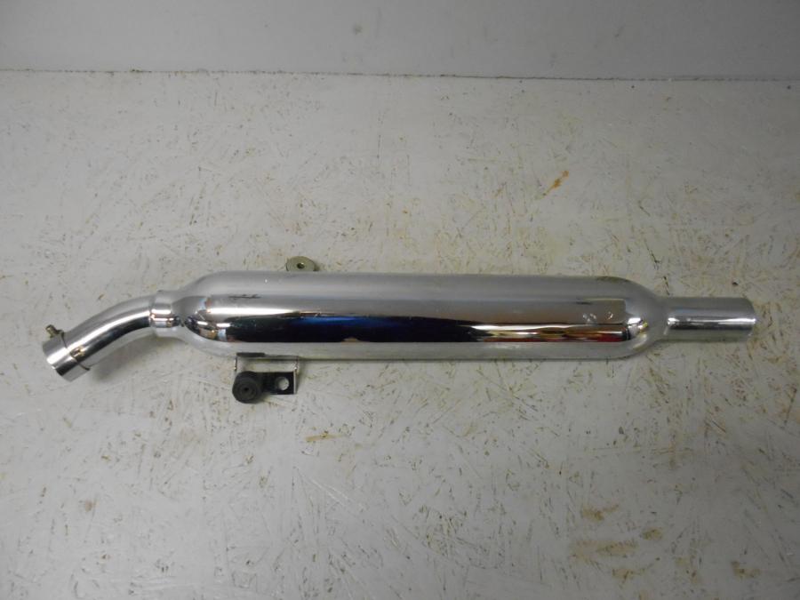 Framsidan på Ljuddämpare från en Triumph Bonneville -2001 motorcykel.