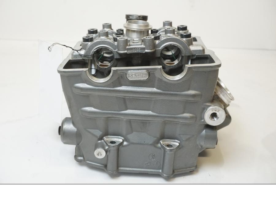 Höger sida på Topplock från en KTM 1190 Adventure -2015 motorcykel.