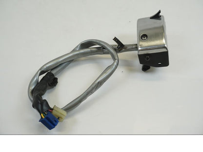 Baksidan på Styrelreglage från en Yamaha XVS 1100 -2003 motorcykel.