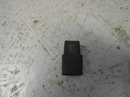 Baksidan på Relä från en Honda CBR 125 R -2006 motorcykel.