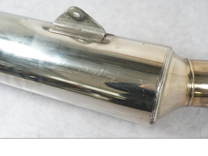 Baksidan på Ljuddämpare från en Honda CBR 1100 XX -2000 motorcykel.