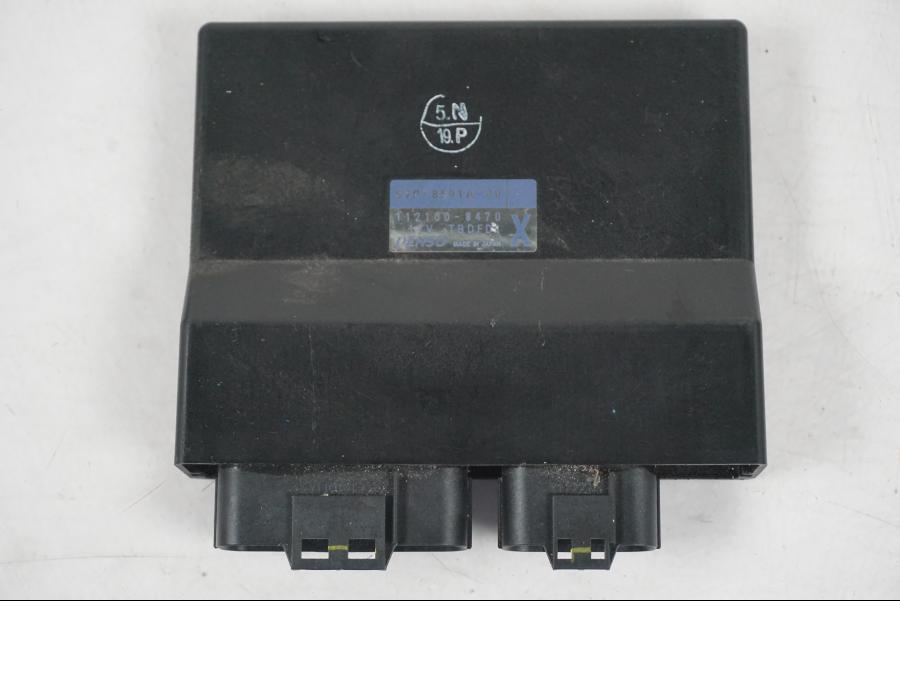 Extrabild3 på <p>Låssats från Yamaha FZ-8S FAZER ABS 2011.</p>

<p>Tändningslås, antenn, tanklock, sadellås, CDI och 1st nyckel.</p> motorcykel.