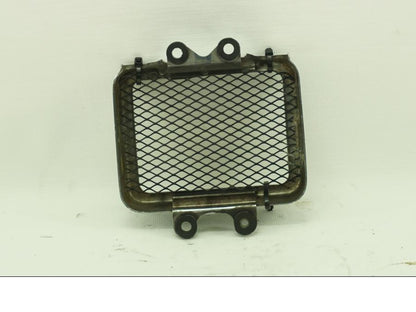 Baksidan på Oljekyldekor från en Suzuki VS 1400 -2001 motorcykel.