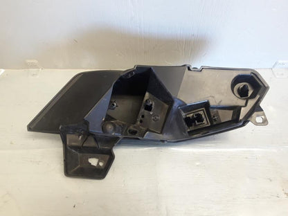 Baksidan på Luftintag från en Yamaha MT 125 -2017 motorcykel.