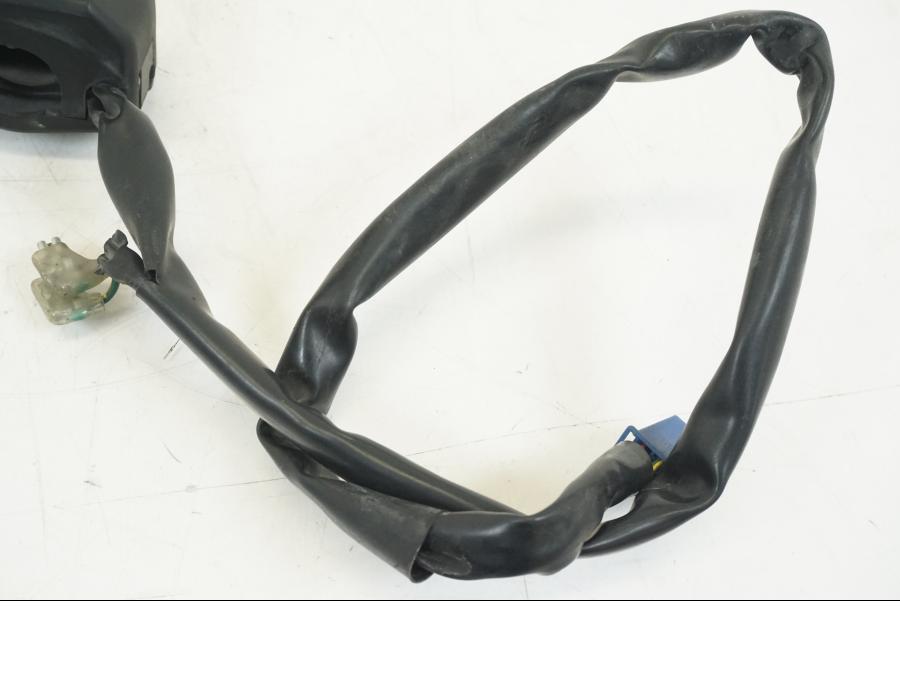 Extrabild1 på Styrelreglage från en Yamaha YZF 1000 R1 -2004 motorcykel.