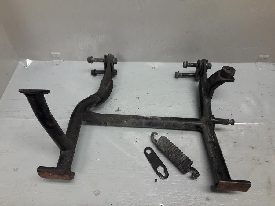 Framsidan på Centralstöd från en Yamaha FZ-6 -2004 motorcykel.