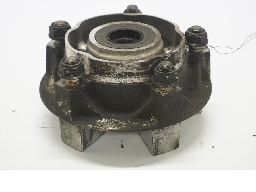 Framsidan på Drevfäste från en Honda VTR 1000 F -2005 motorcykel.