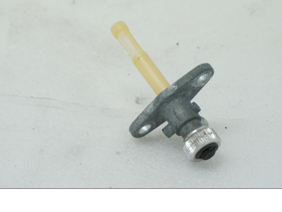 Baksidan på Bensinkran från en KTM 1290 Super Adventure R -2021 motorcykel.