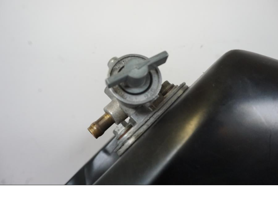 Extrabild4 på Bensintank från en KTM 640 SM -2005 motorcykel.