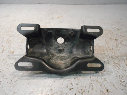 Framsidan på Skylthållare från en Triumph Speedmaster -2010 motorcykel.