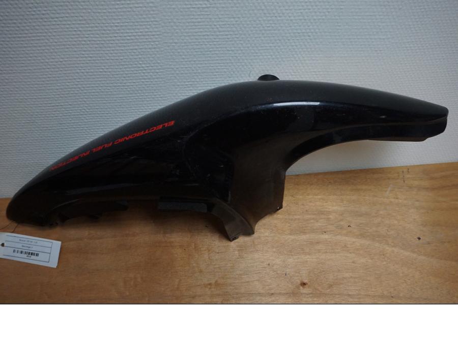 Framsidan på Bakvinge från en Suzuki TL 1000 S -1997 motorcykel.