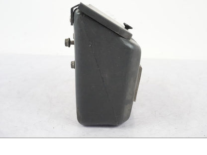 Vänster sida på Verktygslåda från en Suzuki GSX 550 EF -1985 motorcykel.