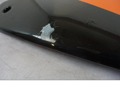 Vänster sida på Kylarvinge från en KTM 640 SM -2005 motorcykel.